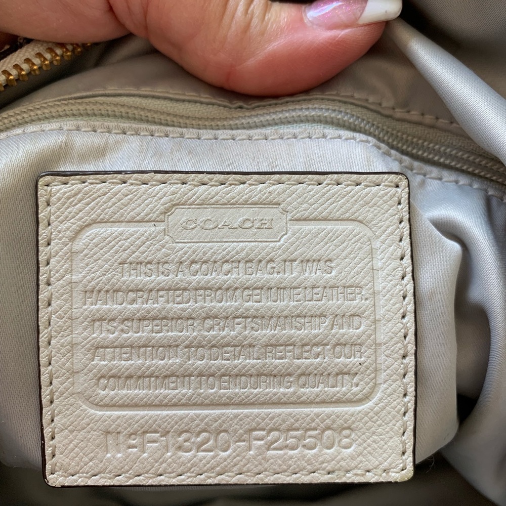 Authentic Coach Purse 👜 - Picture 7 of 8